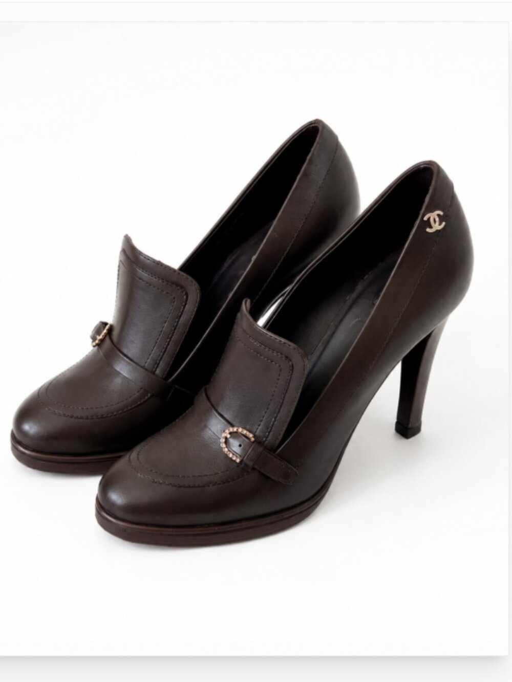 Chanel Leather CC Logo Pumps Womens Size 6.5 Brown Old Money Preppy Chain Buckle